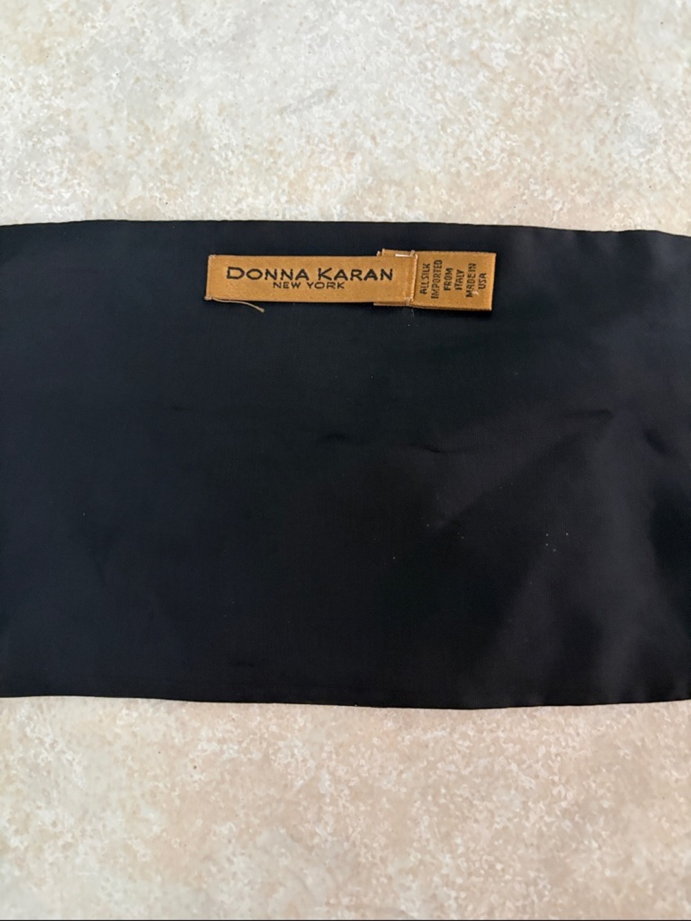 Donna Karan Black Men's Cummerbund with Subtle Dot Texture - Picture 4 of 4
